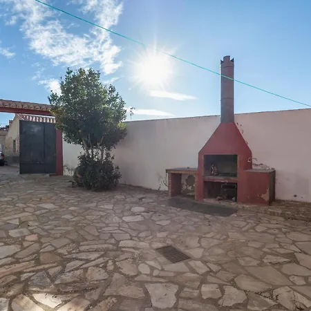 Cuatro Torres Country house *